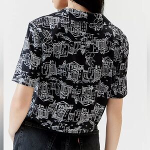 Urban Renewal black white Novelty cityline Print Camp resort Shirt size xs